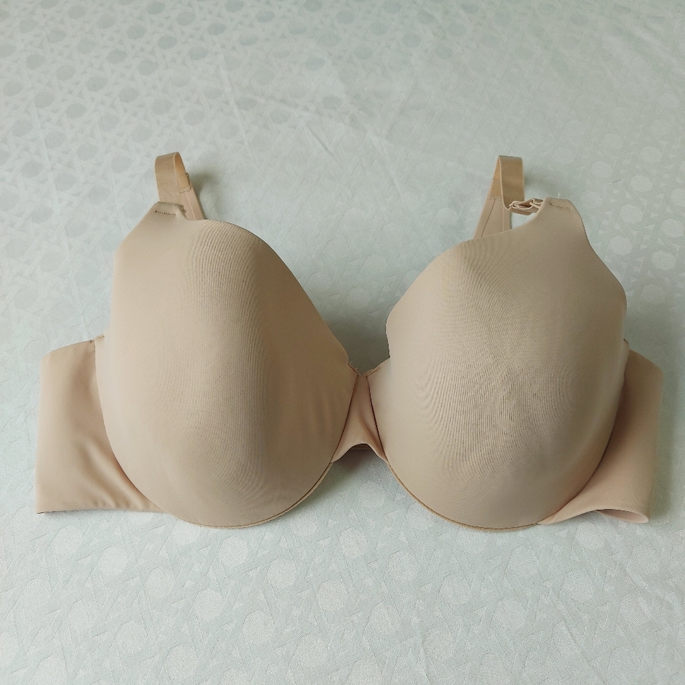 Motherhood Beige Nursing Bra Size 42D Comfy Underwire Back Smoothing Light Pad